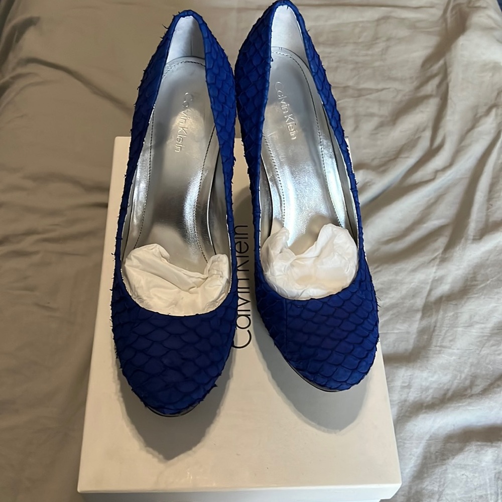 Gorgeous Calvin Klein heels!